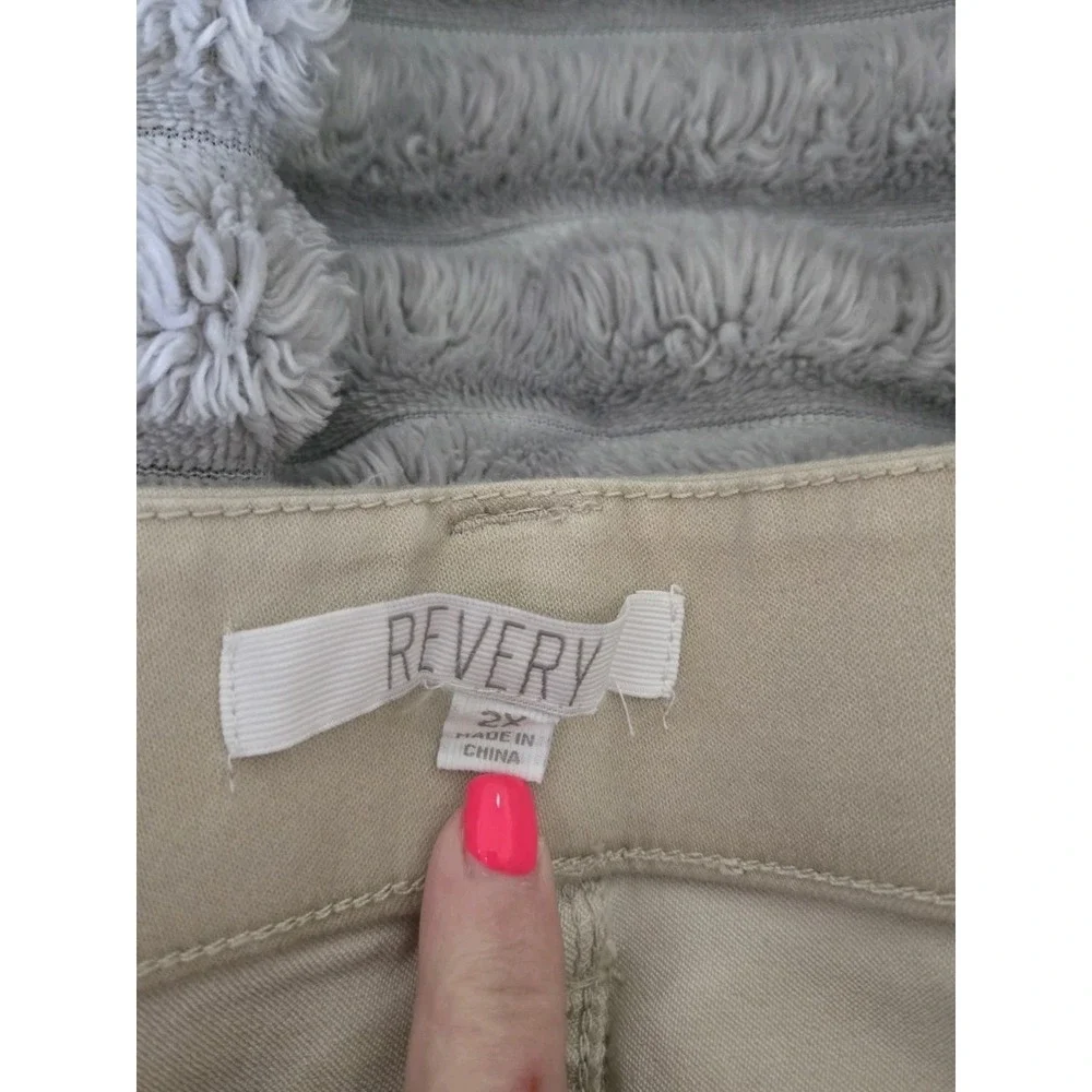 Revery Shorts 2X Womens Plus Khaki‎ Walking Stretchy High Rise NWOT